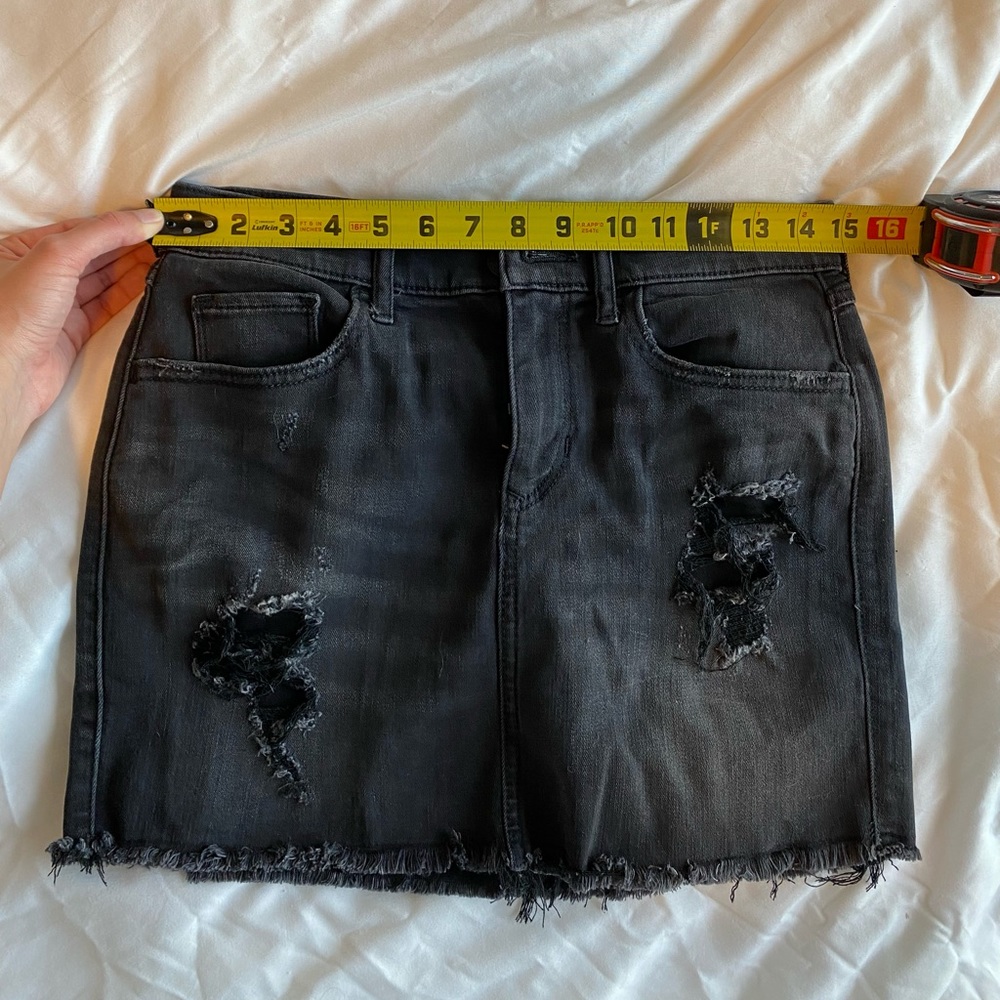 Express: straight mini mid-rise black skirt size 2 - Picture 2 of 4